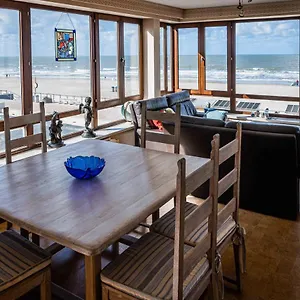 Uniek Zeezicht Appartement