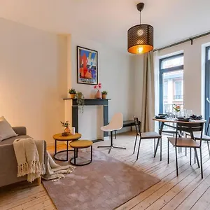 Huswell - Spacious And Warmly Furnished Appartement